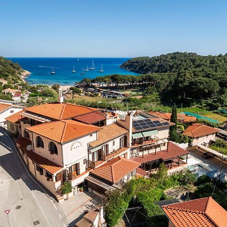 Hotel Galli - Wellness & Spa Fetovaia Bagian luar foto