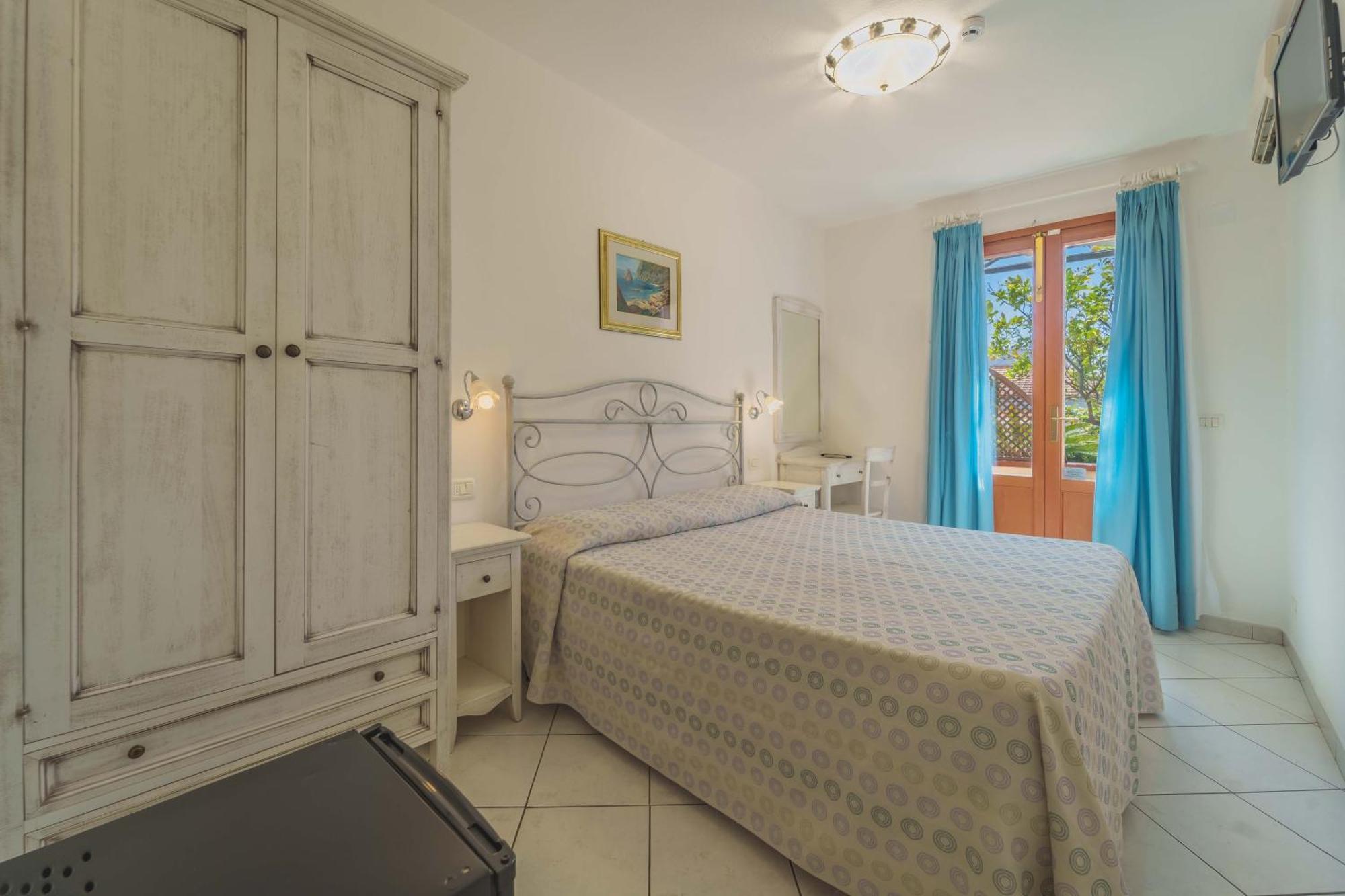Hotel Galli - Wellness & Spa Fetovaia Bagian luar foto
