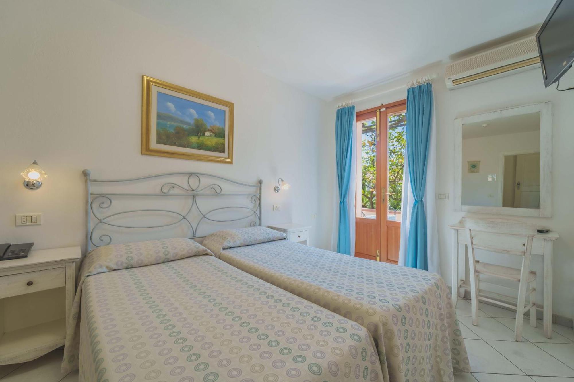 Hotel Galli - Wellness & Spa Fetovaia Bagian luar foto