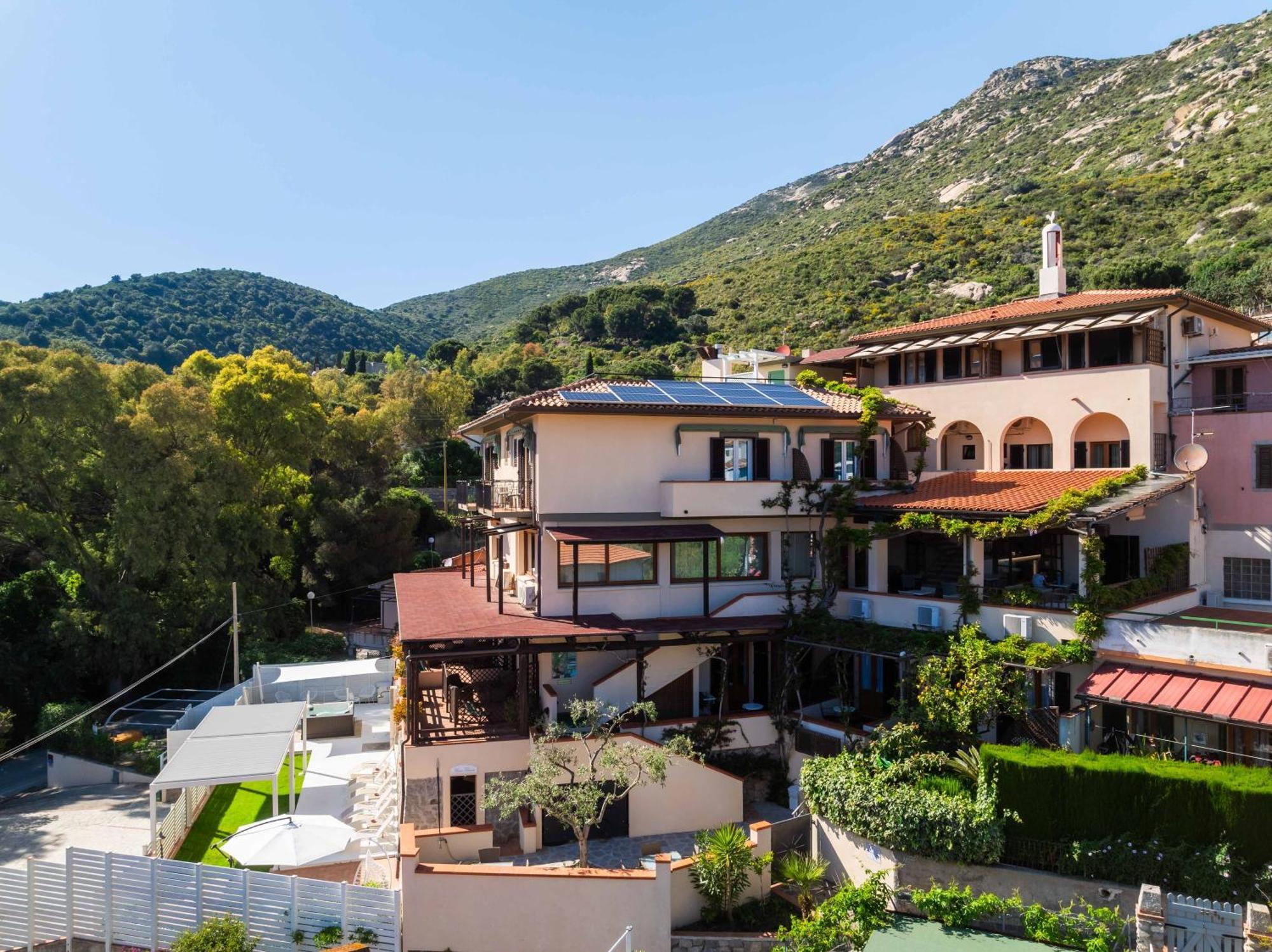 Hotel Galli - Wellness & Spa Fetovaia Bagian luar foto