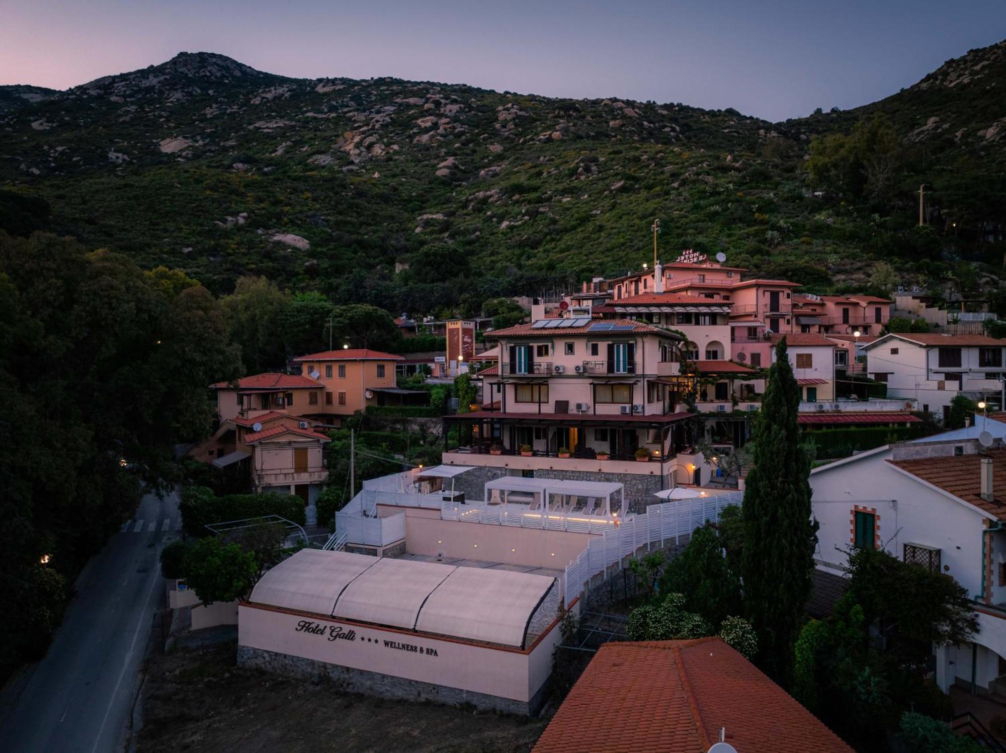 Hotel Galli - Wellness & Spa Fetovaia Bagian luar foto